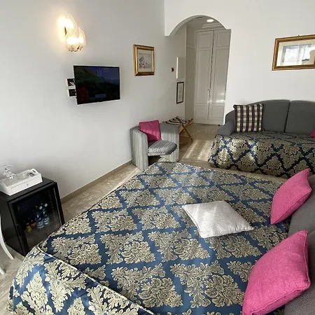 Bougainville Luxury Boutique Hotell 4*