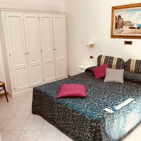 Capri Bougainville 4*
