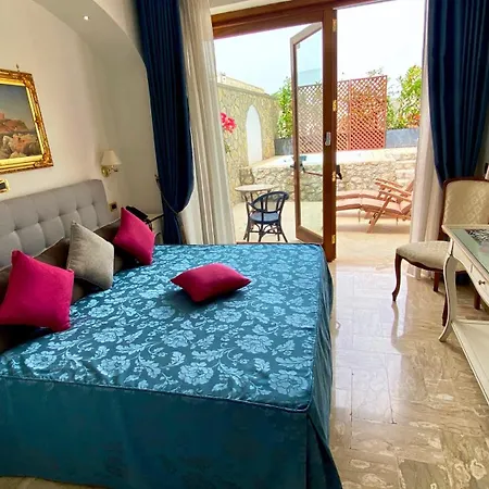 Capri Bougainville