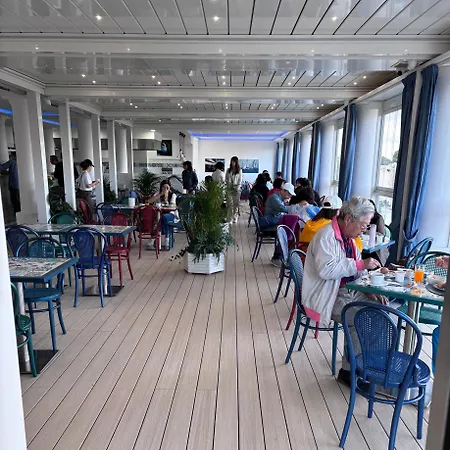 Capri Bougainville 4*