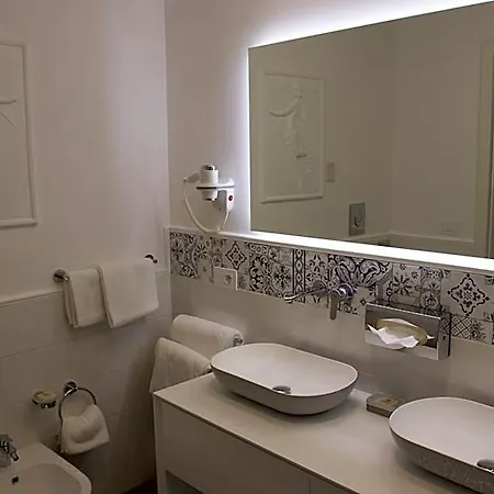 Bougainville Luxury Boutique أناكابْري