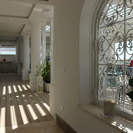 Bougainville Luxury Boutique Hotell 4*