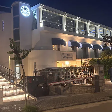 Hotell Bougainville Luxury Boutique 4*